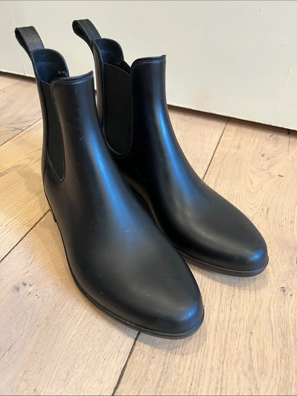 Women’s Black Chelsea Rain Boots 8